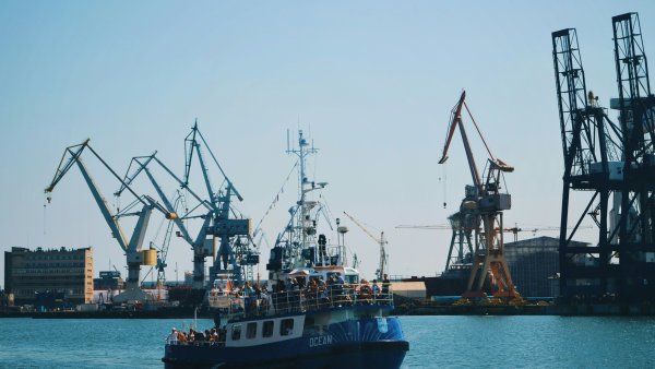 Gdynia: Portowe dziedzictwo, modernistyczna elegancja i morskie opowieści w jednym miejscu