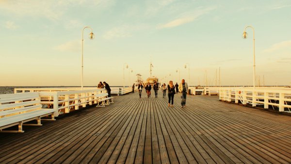 Sopot: Rytm kurortu ukazany w detalach – historia, smak i architektura pełna pasji