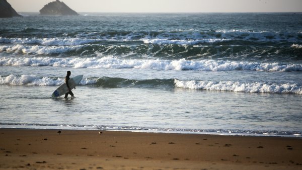 Portugalskie Peniche: od murów fortecznych po pełne emocji zawody surfingowe
