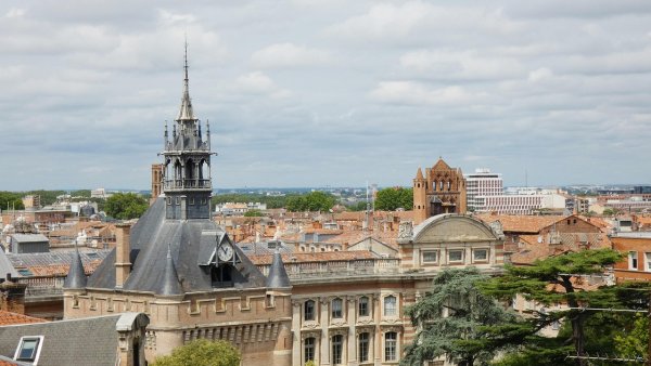 Tolosa: dall'antichità all'innovazione - scoprite i segreti della città rosa
